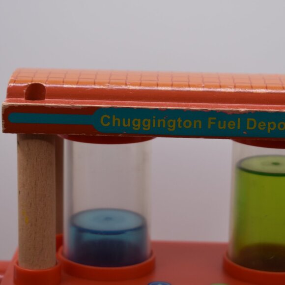 CHUGGINGTON Fuel Depot 2011 Wooden Railway Working Train Learning Curve - Picture 2 of 8